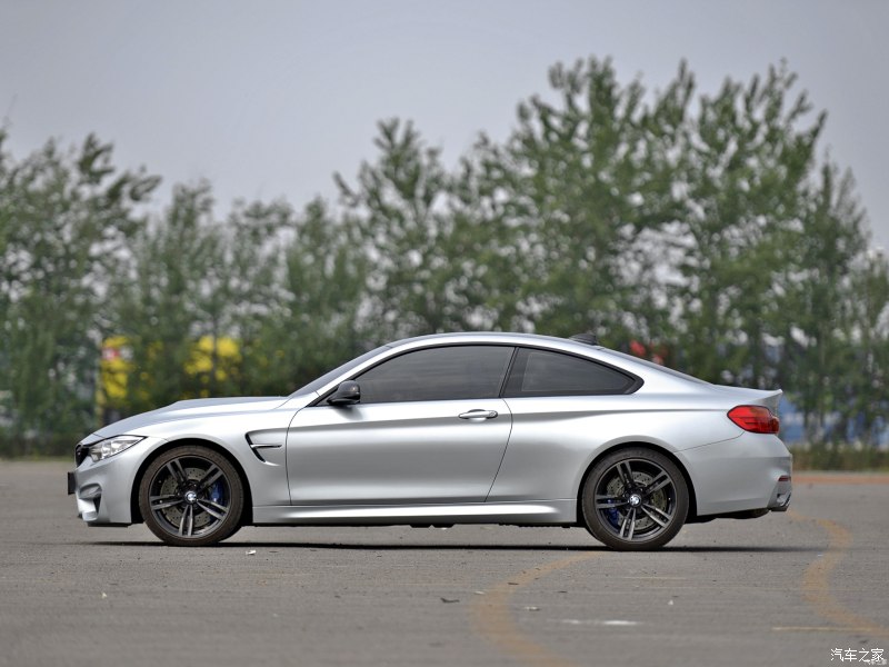 {賭馬}(宝马m4二手车大概多少钱)