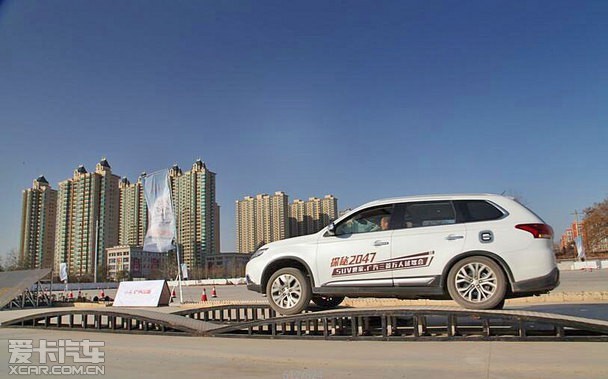 {捕魚機}(试驾车)